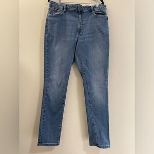a.n.a. Skinny Jeans in Light Blue‎ Wash - 18